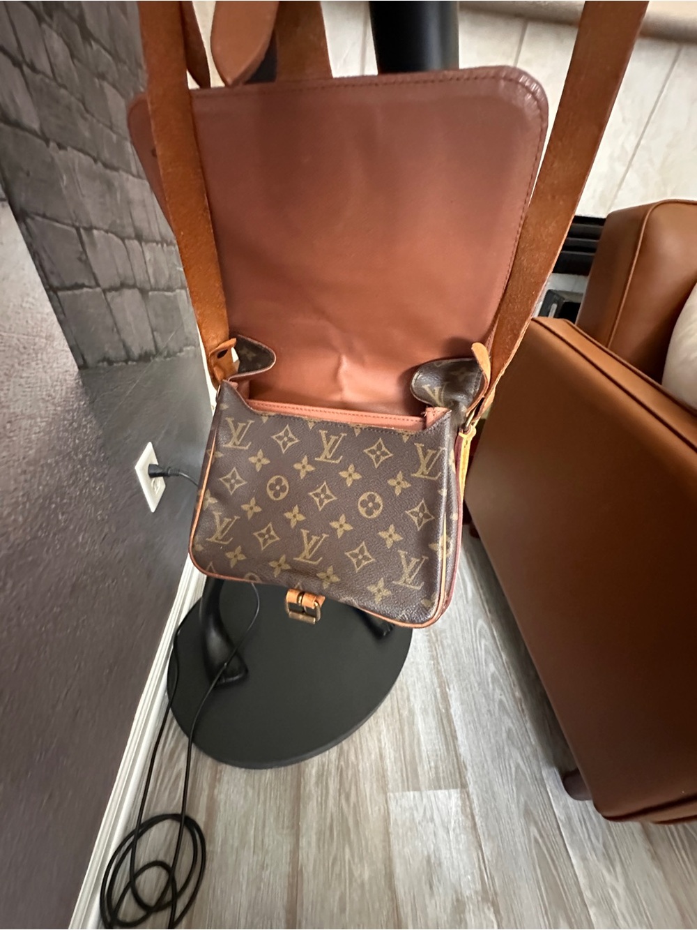 Louis Vuitton Monogram Canvas Messenger Bag with Tan Leather Trim - Picture 7 of 15